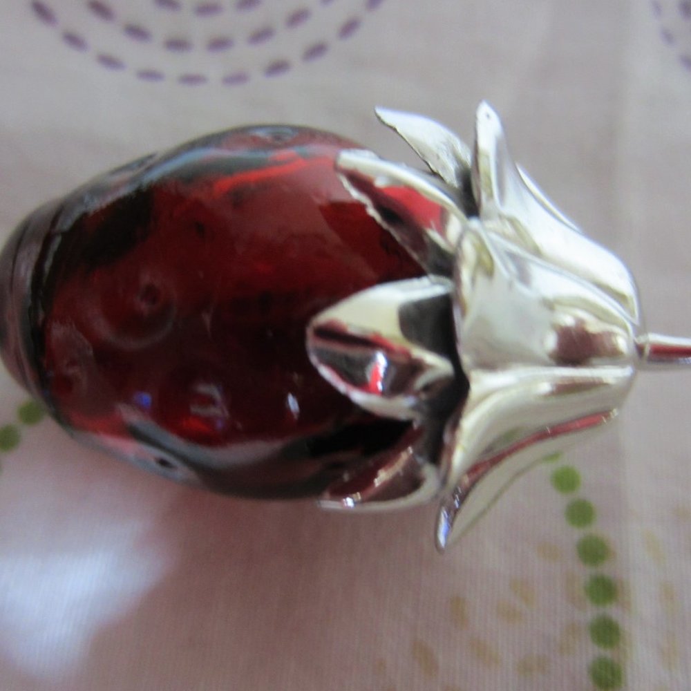 AVON EMPTY STRAWBERRY SHAPED RED GLASS-COLLECTIABLE BOTTLE WITH SILVER/METAL TOP